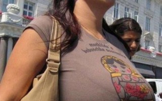 世界上乳房最大的女人(世界上乳房最大的女人)