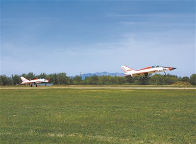 海军航空大学某基地：蓄力转型搏击海天-第2张图片-无双博客