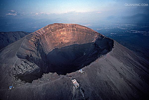 世界上最高的活火山位于什么境内(世界上最高的活火山是哪个安全竞赛)-第2张图片-无双博客