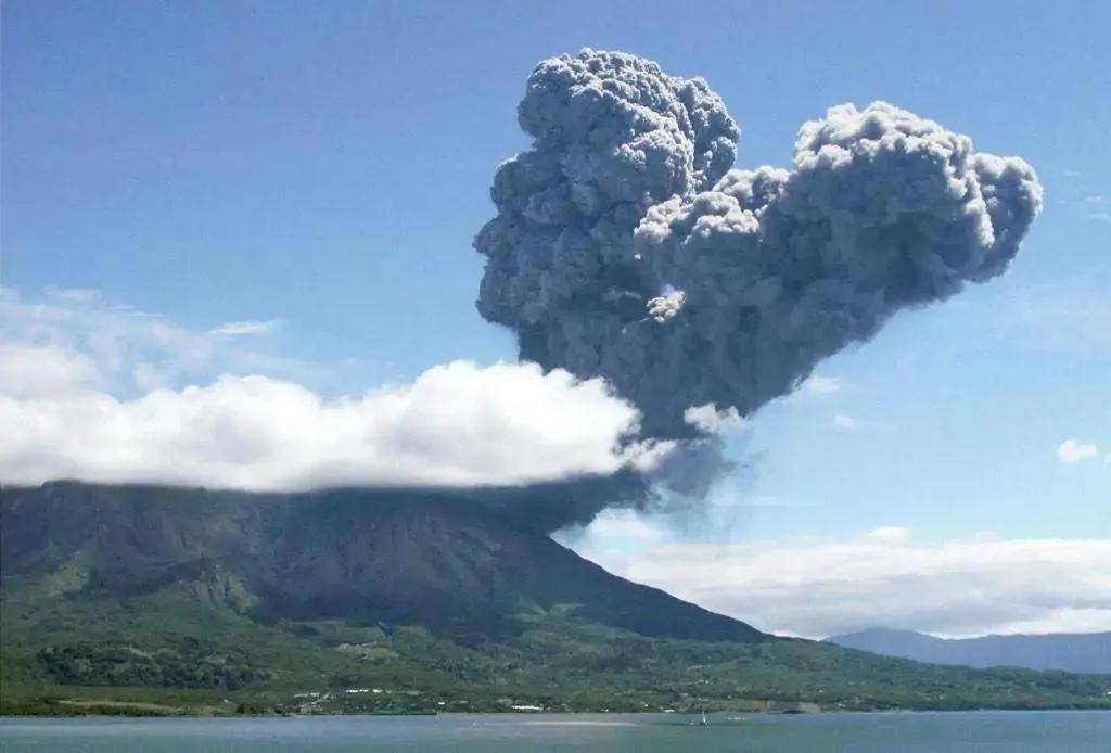 世界上最大的火山爆发(世界上最大的火山爆发图片)-第1张图片-无双博客